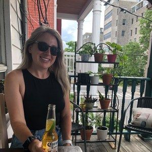 Meet your Posher, Laura